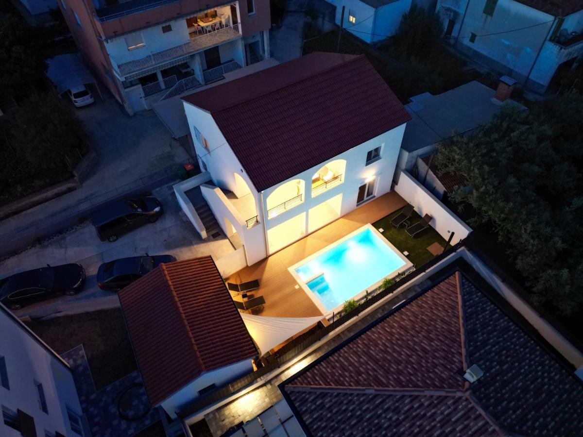 Bernie Apartments With A Pool Zadar Exterior photo