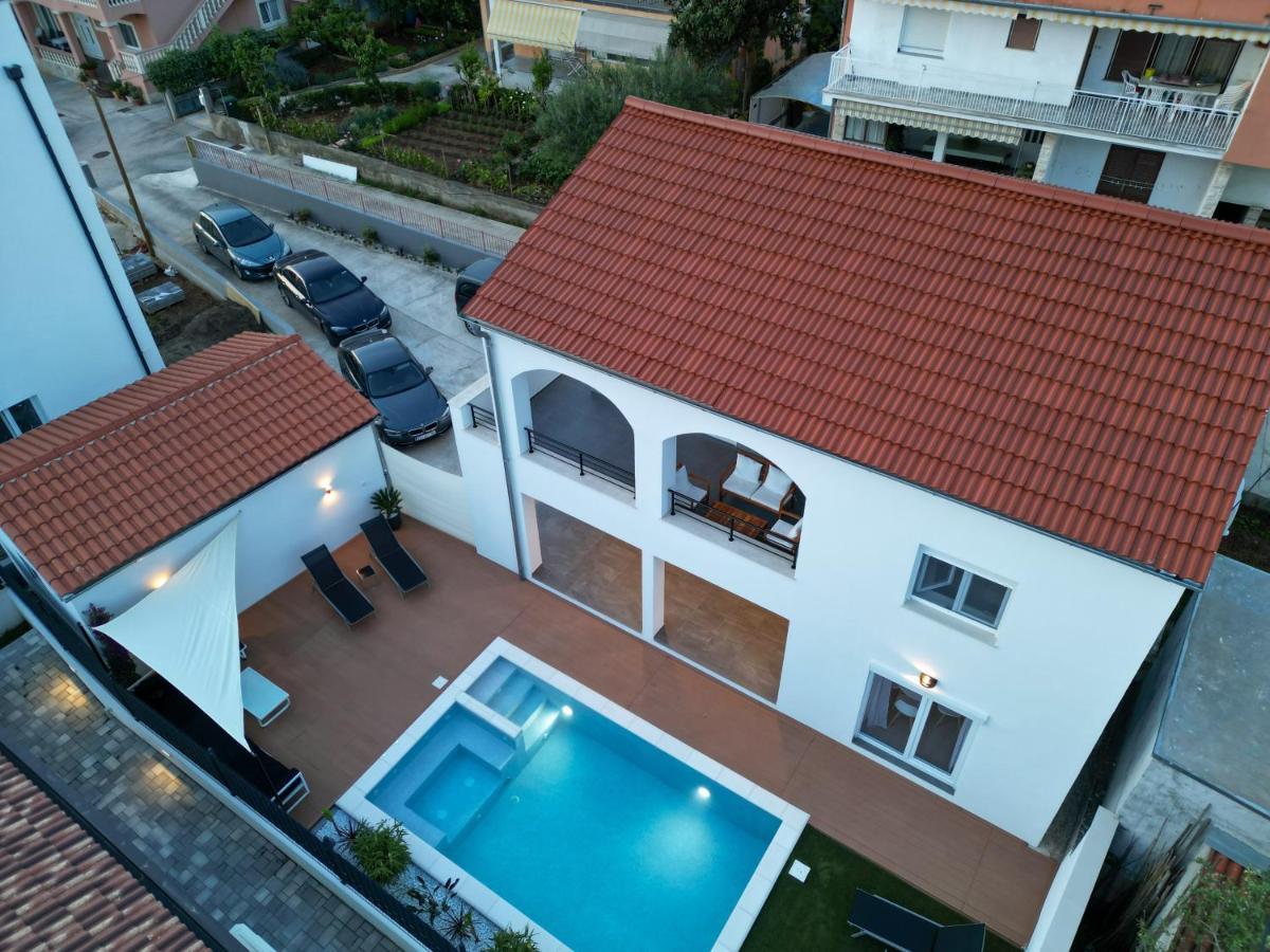 Bernie Apartments With A Pool Zadar Exterior photo