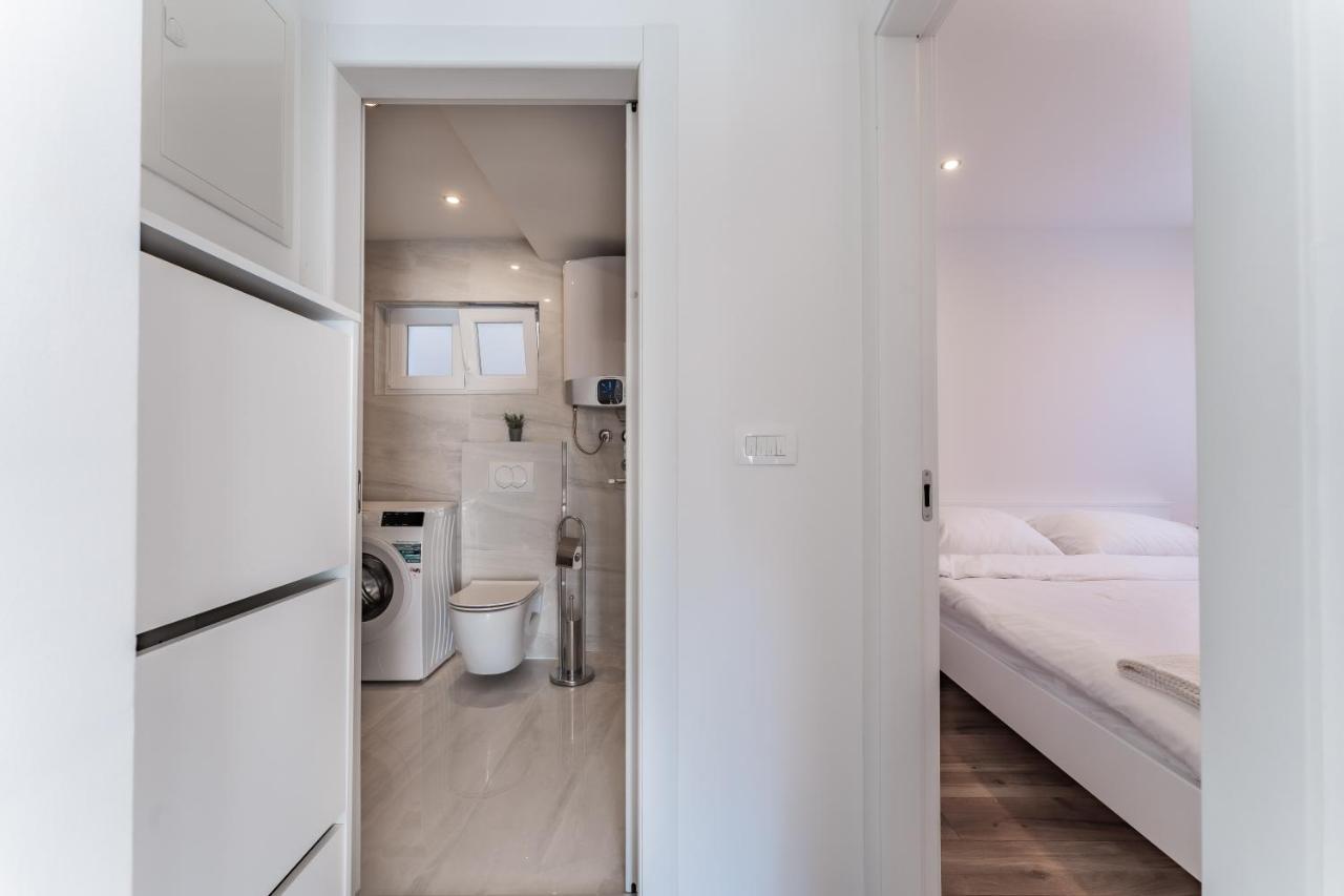 Bernie Apartments With A Pool Zadar Exterior photo