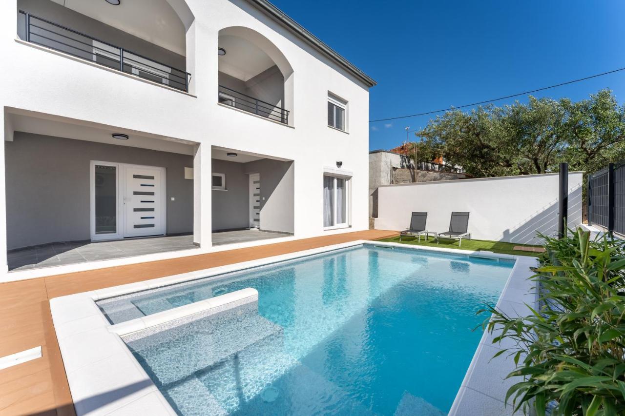 Bernie Apartments With A Pool Zadar Exterior photo