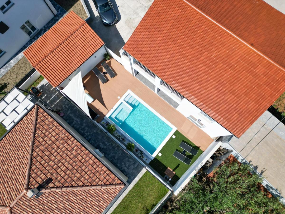 Bernie Apartments With A Pool Zadar Exterior photo